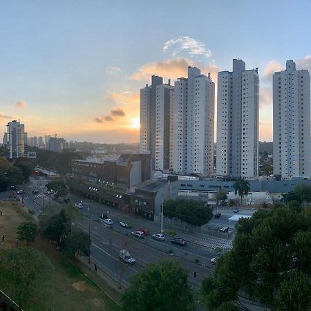 707- Apartamento Encantador, Amplo E Decorado, Quarto, Sala, Cozinha, Mobiliario Moderno, Cozinha Completa Com Utensilios , Excelente Vista Da Cidade E Localizacao Privelegiada No Bairro Bigorrilho Curitiba Luaran gambar