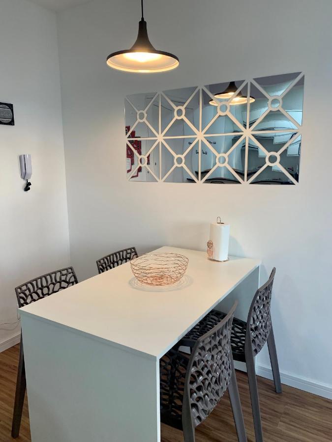 707- Apartamento Encantador, Amplo E Decorado, Quarto, Sala, Cozinha, Mobiliario Moderno, Cozinha Completa Com Utensilios , Excelente Vista Da Cidade E Localizacao Privelegiada No Bairro Bigorrilho Curitiba Luaran gambar